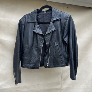 Cropped leather jacket